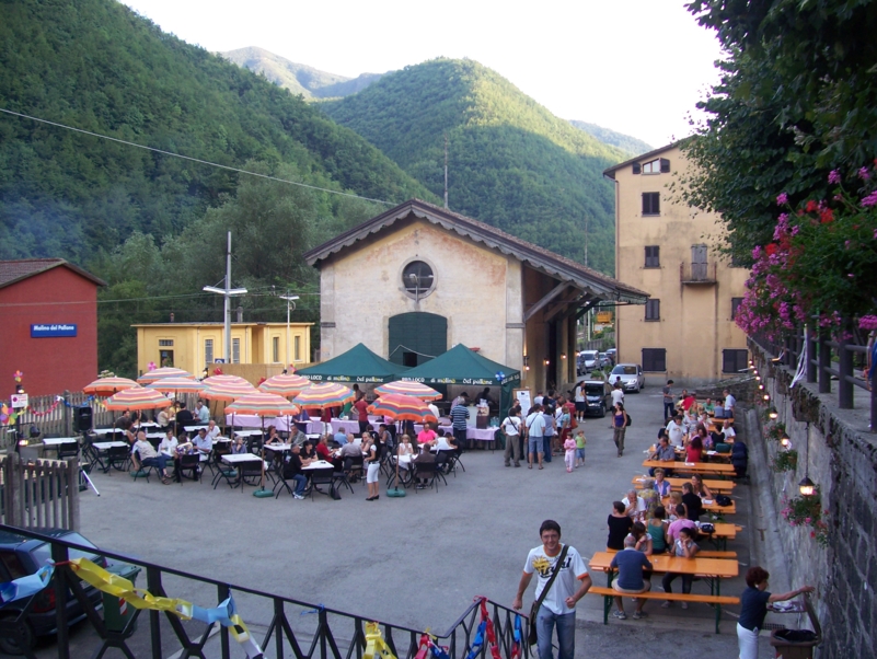  Image name: Estate020.jpg 
 width: 801 pixel 
 height: 602 pixel 
 Size: 437083 bytes 
 Click to enlarge 